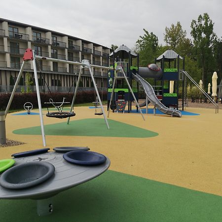Holiday Inn Resort Warsaw Jozefow By Ihg Ngoại thất bức ảnh