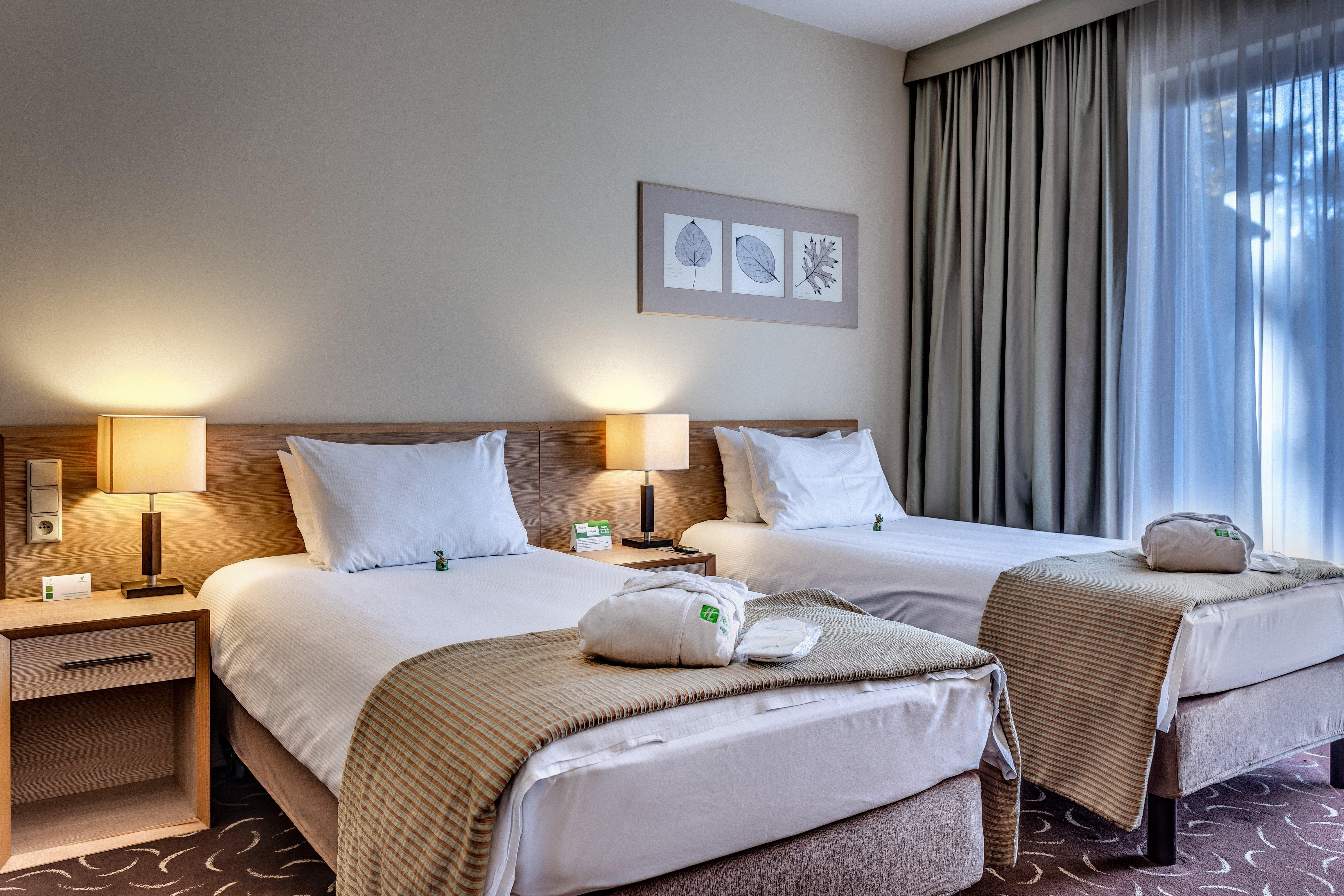 Holiday Inn Resort Warsaw Jozefow By Ihg Ngoại thất bức ảnh