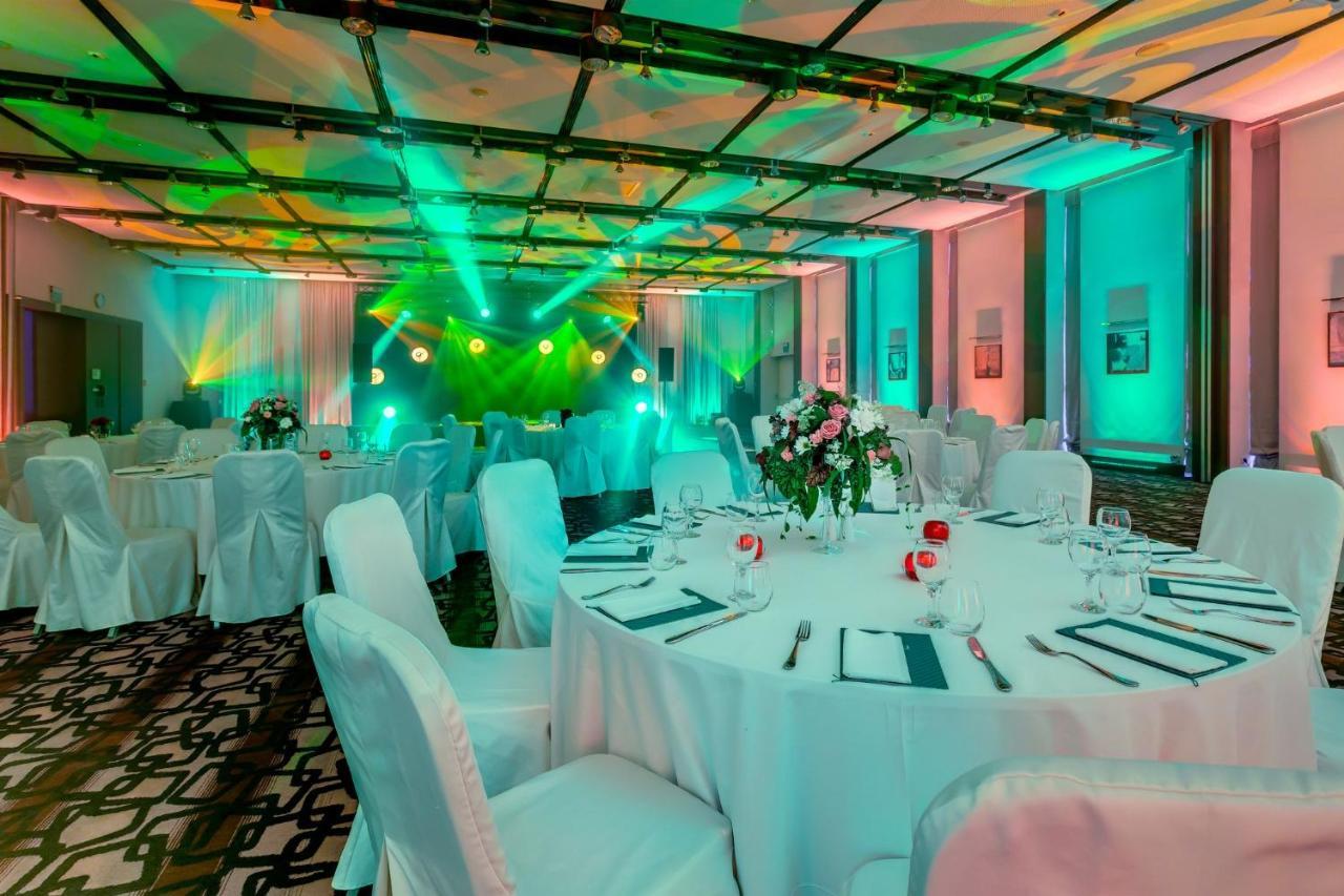 Holiday Inn Resort Warsaw Jozefow By Ihg Ngoại thất bức ảnh