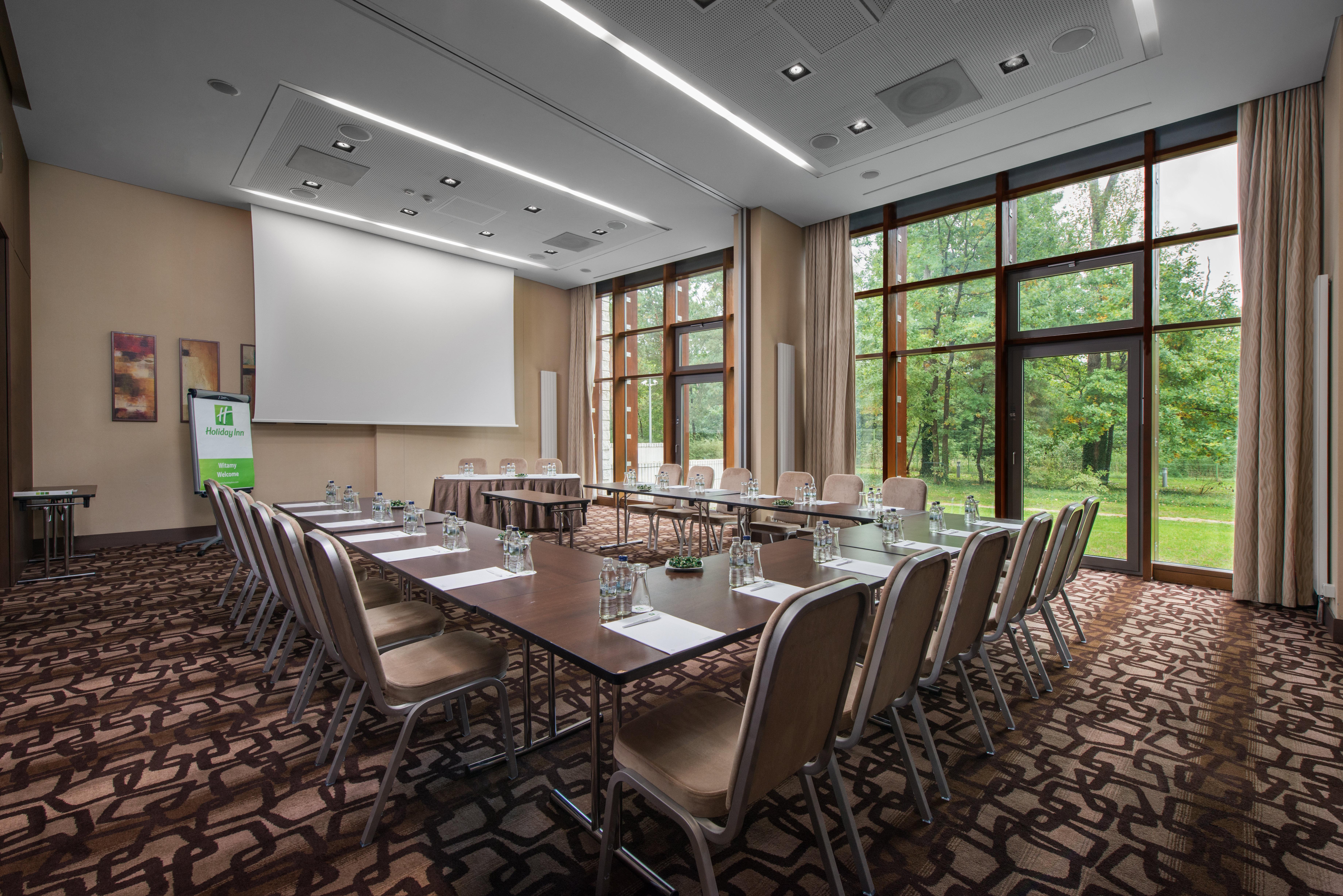 Holiday Inn Resort Warsaw Jozefow By Ihg Ngoại thất bức ảnh